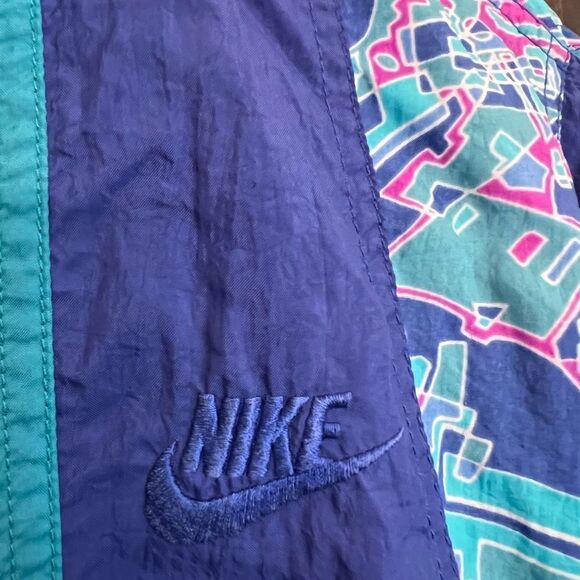 Women’s vintage 90’s Nike nylon jacket. Size Small. - Picture 4 of 12